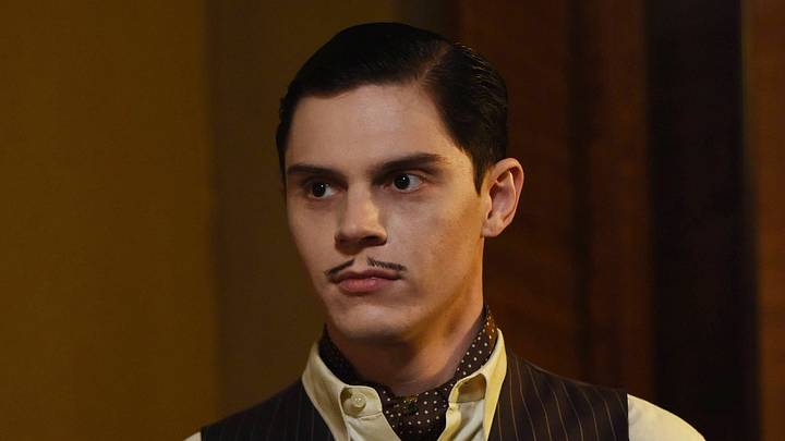 AMERICAN HORROR STORY -- "She Wants Revenge" Episode 509 (Airs Wednesday, December 9, 10:00 pm/ep) Pictured: Evan Peters as Mr. March. CR: Ray Mickshaw/FX AMERICAN HORROR STORY -- "She Wants Revenge" Episode 509 (Airs Wednesday, December 9, 10:00 pm/ep) Pictured: Evan Peters as Mr. March. CR: Ray Mickshaw/FX