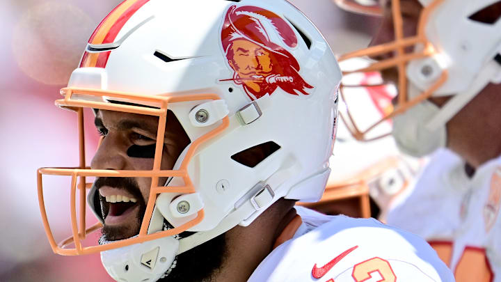 Tampa Bay Buccaneers WR Mike Evans has visibly upset after injuring himself, to the point that fans are worried it's serious.