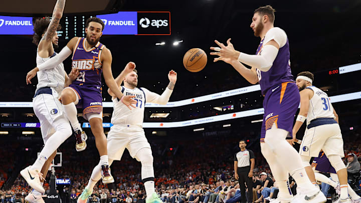Dallas Mavericks v Phoenix Suns