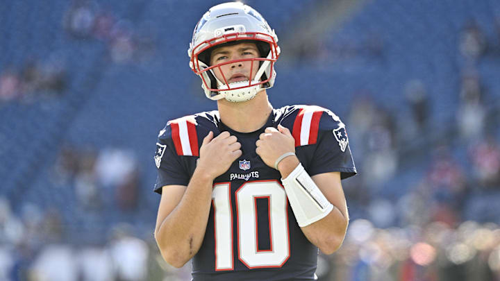 New England Patriots quarterback Drake Maye (10) warms up prior to the game against the Atlanta Falcons at Gillette Stadium. New England Patriots quarterback Drake Maye (10) warms up prior to the game against the Atlanta Falcons at Gillette Stadium.