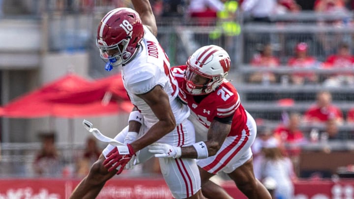 Former Wisconsin Badgers cornerback Jonas Duclona (21) is back in the transfer portal after spending last season at USF.