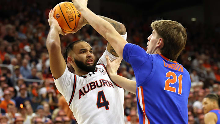Johni Broome and the Auburn Tigers look to bounce back vs. Vanderbilt on Tuesday night after being upset at home by the Florida Gators. Johni Broome and the Auburn Tigers look to bounce back vs. Vanderbilt on Tuesday night after being upset at home by the Florida Gators.