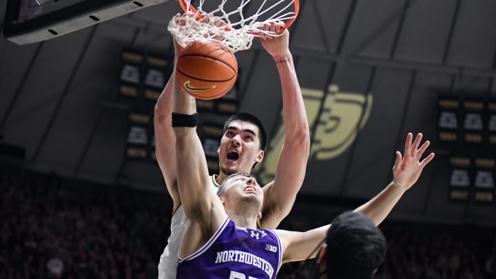 Purdue center Zach Edey (15) dunks the ball on Northwestern Purdue center Zach Edey (15) dunks the ball on Northwestern