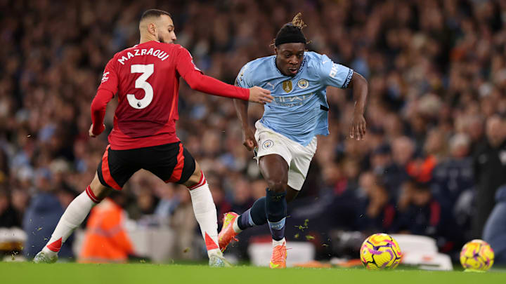 Manchester United e Manchester City disputam clássico em Old Trafford