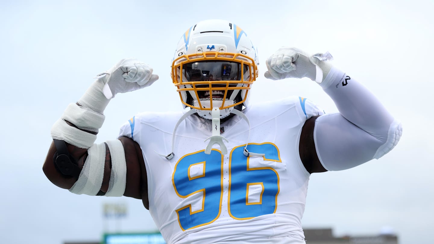 Texans Re-Sign Former Chargers DT to Bolster Defensive Line