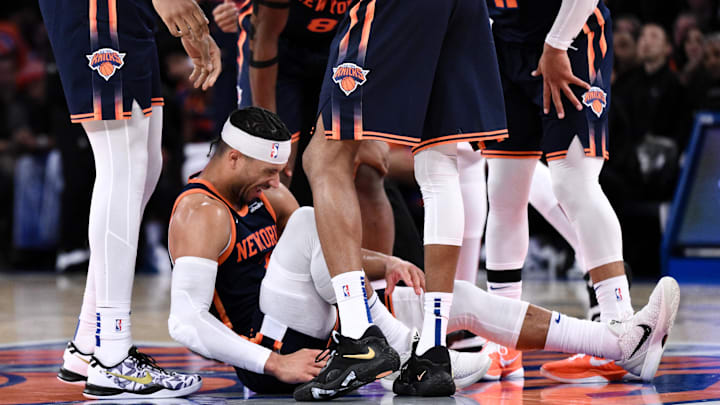 Oct 28, 2024; New York, New York, USA; New York Knicks guard Josh Hart (3) reacts after an injury during the second half against the Cleveland Cavaliers at Madison Square Garden. Mandatory Credit: John Jones-Imagn Images Oct 28, 2024; New York, New York, USA; New York Knicks guard Josh Hart (3) reacts after an injury during the second half against the Cleveland Cavaliers at Madison Square Garden. Mandatory Credit: John Jones-Imagn Images