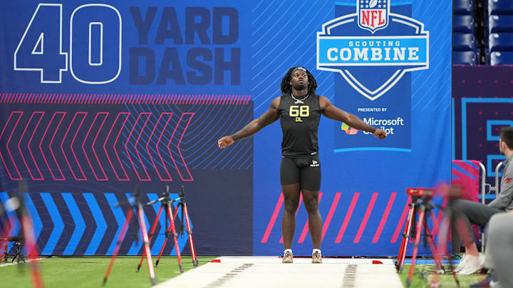 Feb 27, 2025; Indianapolis, IN, USA; Texas A&M defensive lineman Shemar Stewart (DL68) participates in drills during the 2025 NFL Combine at Lucas Oil Stadium. Mandatory Credit: Kirby Lee-Imagn Images