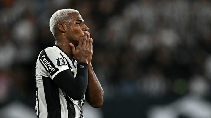 Vendido ao Nottingham Forest, Cuiabano retorna ao Botafogo
