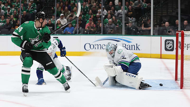 Vancouver Canucks v Dallas Stars
