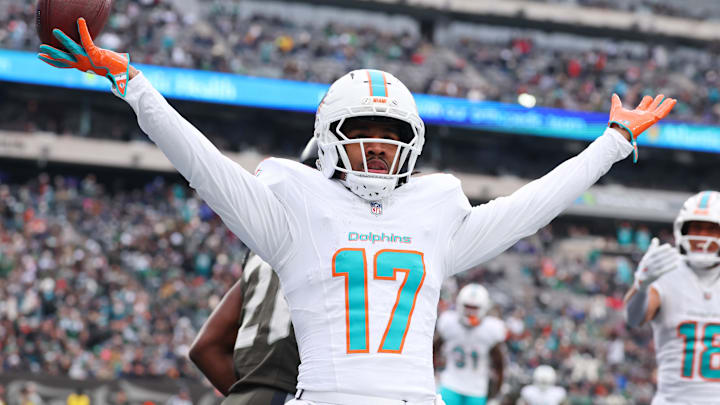 Jaylen Waddle is headed to Denver.