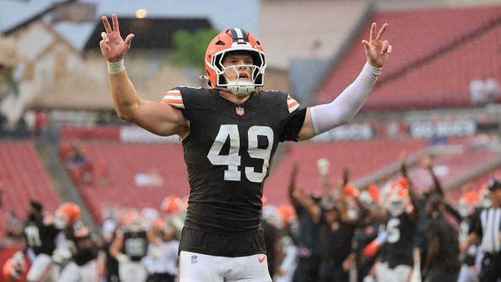 Sep 20, 2026; Tampa, Florida, USA; Cleveland Browns linebacker Carson Schwesinger (49) reacts after they beat the Tampa Bay Buccaneers during the second half at Raymond James Stadium. Mandatory Credit: Kim Klement Neitzel-Imagn Images Sep 20, 2026; Tampa, Florida, USA; Cleveland Browns linebacker Carson Schwesinger (49) reacts after they beat the Tampa Bay Buccaneers during the second half at Raymond James Stadium. Mandatory Credit: Kim Klement Neitzel-Imagn Images