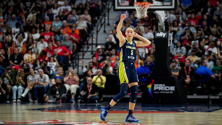 Dallas Wings v Connecticut Sun