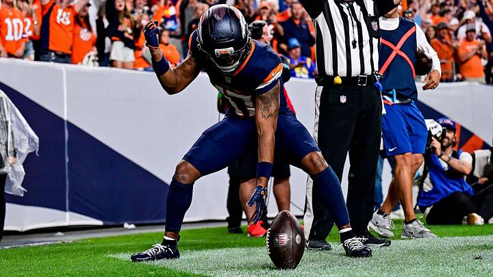 DENVER, CO - SEPTEMBER 27: Denver Broncos wide receiver Jaylen Waddle 17 celebrates after a catch for a third quarter two-point conversion during a game between the Los Angeles Rams and the Denver Broncos at Empower Field at Mile High on September 27, 2026 in Denver, Colorado. Photo by Dustin Bradford/Icon Sportswire NFL, American Football Herren, USA SEP 27 Rams at Broncos EDITORIAL USE ONLY Icon132260927205 DENVER, CO - SEPTEMBER 27: Denver Broncos wide receiver Jaylen Waddle 17 celebrates after a catch for a third quarter two-point conversion during a game between the Los Angeles Rams and the Denver Broncos at Empower Field at Mile High on September 27, 2026 in Denver, Colorado. Photo by Dustin Bradford/Icon Sportswire NFL, American Football Herren, USA SEP 27 Rams at Broncos EDITORIAL USE ONLY Icon132260927205