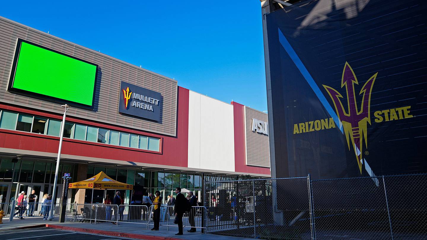 Gearing Up: Hakstol, Sun Devils, Prepare For NCHC Opener against St. Cloud State