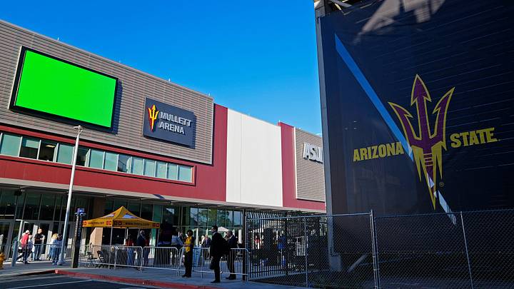 October 14, 2022; Tempe, Ariz; USA; ASU's new multipurpose arena, the Mullett Arena.
Ncaa Hockey Asu Hockey Opening Night At Mullett Arena Colgate At Asu October 14, 2022; Tempe, Ariz; USA; ASU's new multipurpose arena, the Mullett Arena.
Ncaa Hockey Asu Hockey Opening Night At Mullett Arena Colgate At Asu