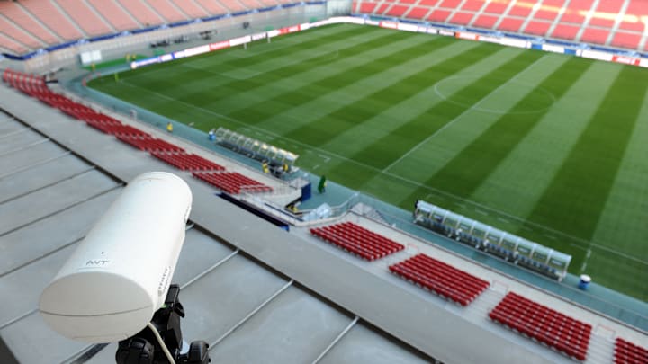La tecnología de ojo de halcón requiere de la instalación de cámaras en determinados lugares del estadio 