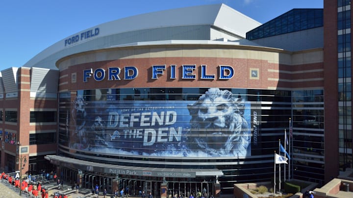 The Giants face the Lions at Ford Field 