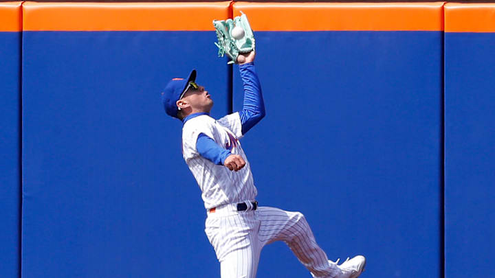 Albert Almora Jr. signed a deal with the Reds.
