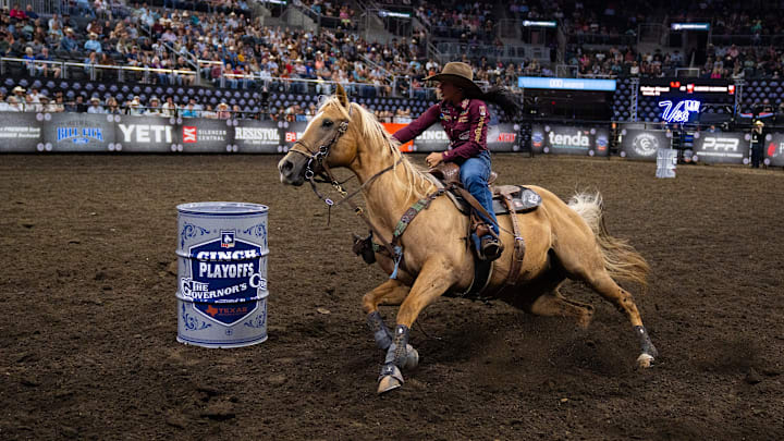 Hailey Kinsel and SIster at the Governor's Cup in Sioux Falls