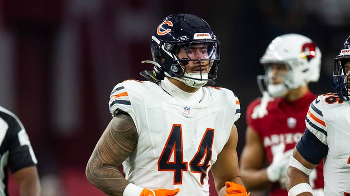 Chicago Bears linebacker Noah Sewell (44) against the Arizona Cardinals Chicago Bears linebacker Noah Sewell (44) against the Arizona Cardinals