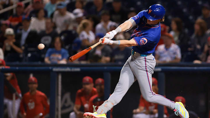 New York Mets right fielder Carson Benge
