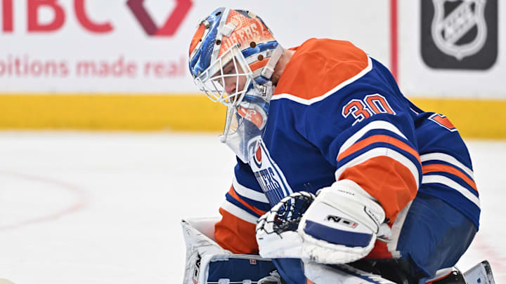 Jan 3, 2026; Edmonton, Alberta, CAN; Edmonton Oilers goalie Calvin Pickard (30) is seen out on the ice as the Edmonton Oilers take on the Philadelphia Flyers during the second period at Rogers Place. Mandatory Credit: Walter Tychnowicz-Imagn Images Jan 3, 2026; Edmonton, Alberta, CAN; Edmonton Oilers goalie Calvin Pickard (30) is seen out on the ice as the Edmonton Oilers take on the Philadelphia Flyers during the second period at Rogers Place. Mandatory Credit: Walter Tychnowicz-Imagn Images