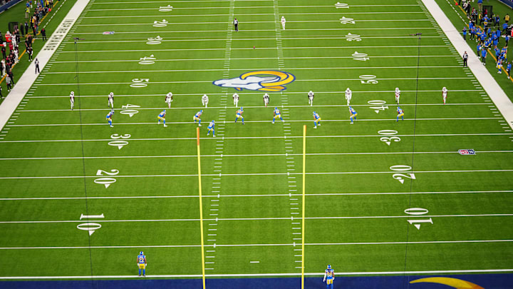 A general overall view of the opening kickoff between the Arizona Cardinals and the Los Angeles Rams