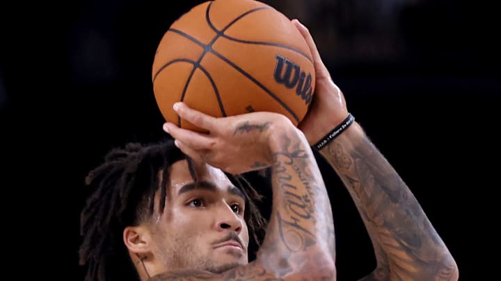 Phoenix Suns v Los Angeles Lakers