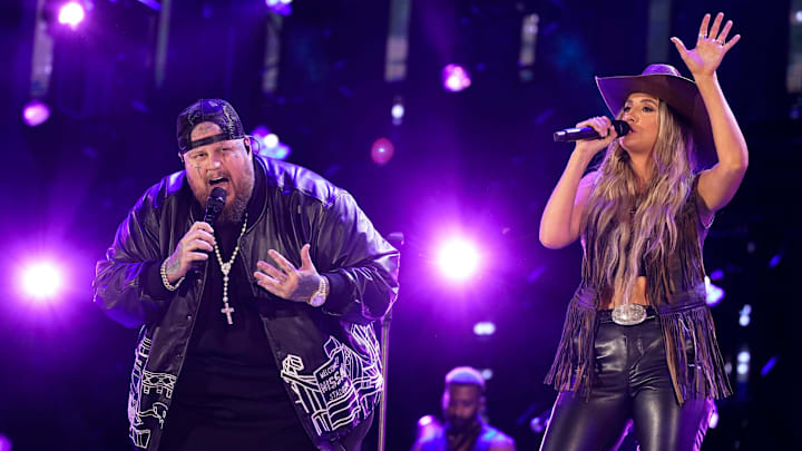 Jelly Roll is joined by Lainey Wilson Jelly Roll is joined by Lainey Wilson