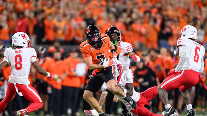Sep 26, 2025; Corvallis, Oregon, USA; Oregon State Beavers wide receiver Trent Walker (7) runs with the ball after a catch during the fourth quarter against the Houston Cougars at Reser Stadium. Mandatory Credit: Craig Strobeck-Imagn Images