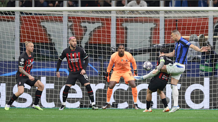 Edin Dzeko mit der frühen Führung für Inter