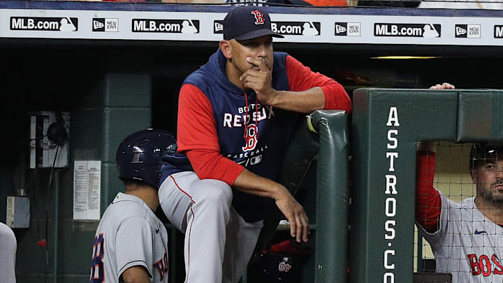 Alex Cora no ha podido sacar a Boston del foso 