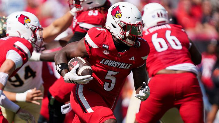 Sep 26, 2026; Louisville, Kentucky, USA; Louisville Cardinals running back Keyjuan Brown (5) runs against the Wake Forest Demon Deacons at L&N Federal Credit Union Stadium. Mandatory Credit: Chris Carter-Imagn Images Sep 26, 2026; Louisville, Kentucky, USA; Louisville Cardinals running back Keyjuan Brown (5) runs against the Wake Forest Demon Deacons at L&N Federal Credit Union Stadium. Mandatory Credit: Chris Carter-Imagn Images