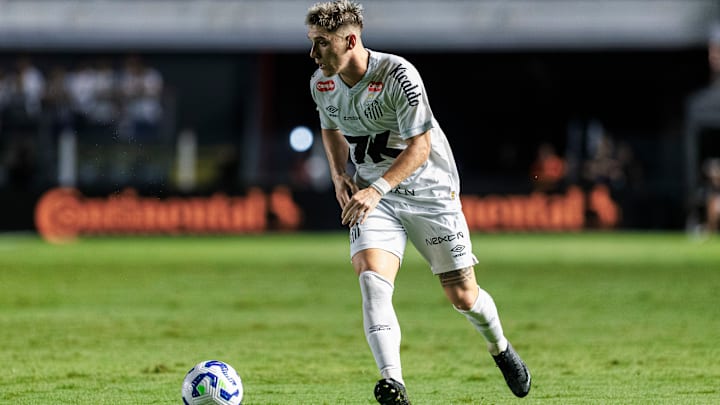 Rollheiser é titular da equipe de Cleber Xavier Rollheiser é titular da equipe de Cleber Xavier