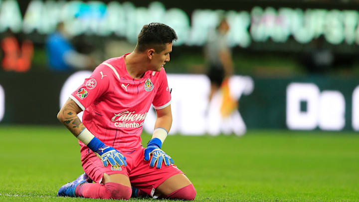 Raúl Gudiño no aseguró su continuidad con Chivas