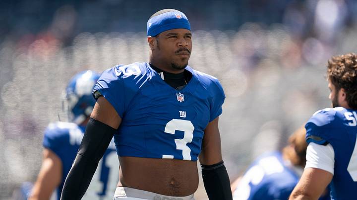 New York Giants linebacker Abdul Carter (3) warms up during a preseason opening game between the New York Giants and Minnesota Vikings on Saturday, Aug. 15, 2026, at MetLife Stadium in East Rutherford, NJ.