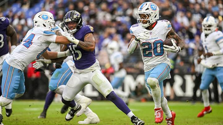 Oct 4, 2026; Baltimore, Maryland, USA; Tennessee Titans running back Tony Pollard (20) rushes during the third quarter against the Baltimore Ravens at M&T Bank Stadium. Mandatory Credit: Tommy Gilligan-Imagn Images Oct 4, 2026; Baltimore, Maryland, USA; Tennessee Titans running back Tony Pollard (20) rushes during the third quarter against the Baltimore Ravens at M&T Bank Stadium. Mandatory Credit: Tommy Gilligan-Imagn Images