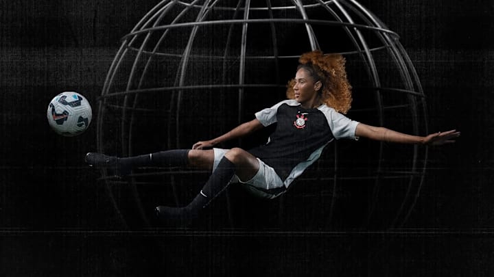 Novo uniforme 2 é predominante preto