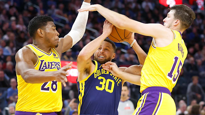 Los Angeles Lakers v Golden State Warriors