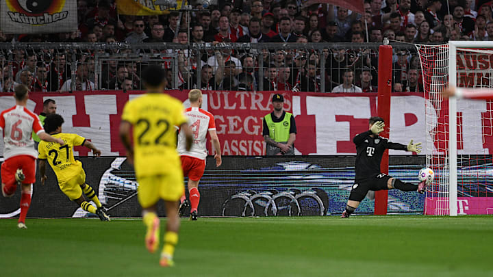 FC Bayern München vs Borussia Dortmund - Bundesliga