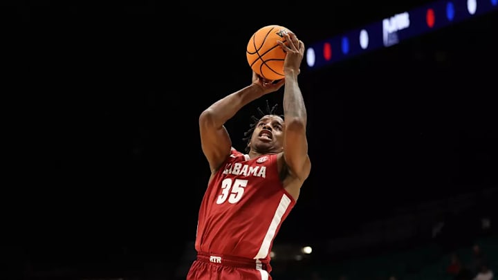 Alabama forward Derrion Reid (35) looks to shoot against Rutgers at MGM Grand Garden Arena in Las Vegas, NV on Wednesday, Nov 27, 2024. Alabama forward Derrion Reid (35) looks to shoot against Rutgers at MGM Grand Garden Arena in Las Vegas, NV on Wednesday, Nov 27, 2024.