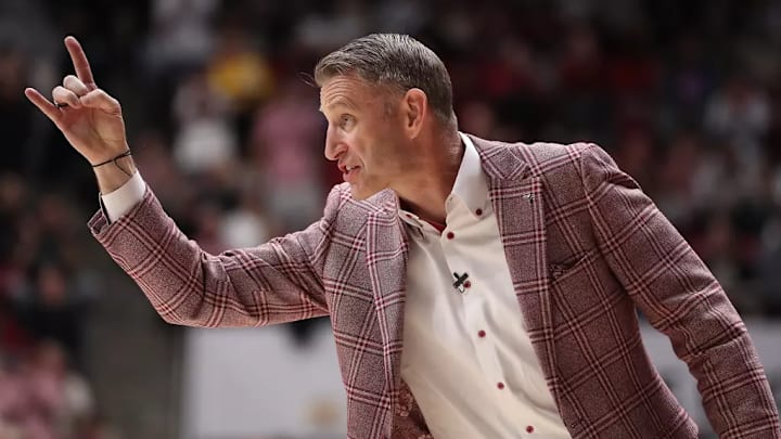 Alabama basketball coach Nate Oats directs the team from the sideline against Florida at Coleman Coliseum in Tuscaloosa, AL on Wednesday, Mar 5, 2025. Alabama basketball coach Nate Oats directs the team from the sideline against Florida at Coleman Coliseum in Tuscaloosa, AL on Wednesday, Mar 5, 2025.