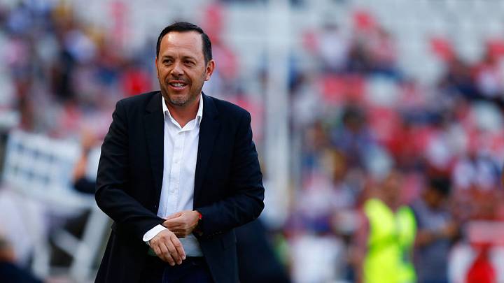 Eduardo Fentanes, cuando dirigía al Necaxa Eduardo Fentanes, cuando dirigía al Necaxa