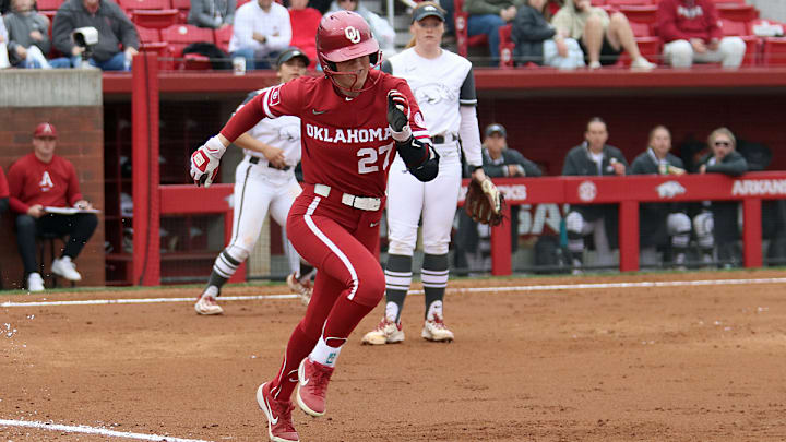 Oklahoma outfielder Hannah Coor Oklahoma outfielder Hannah Coor