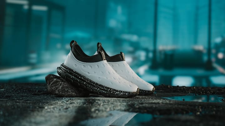 The Kane Revive AC is built for recovery in any weather conditions. The Kane Revive AC is built for recovery in any weather conditions.