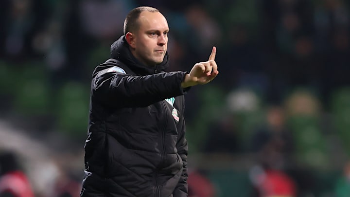 Chefcoach Ole Werner setzte im Test gegen Zwolle Werders Ersatzmannschaft ein 