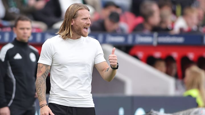 Daumen hoch: Eugen Polanskis Elf holte in Leverkusen immerhin einen Zähler