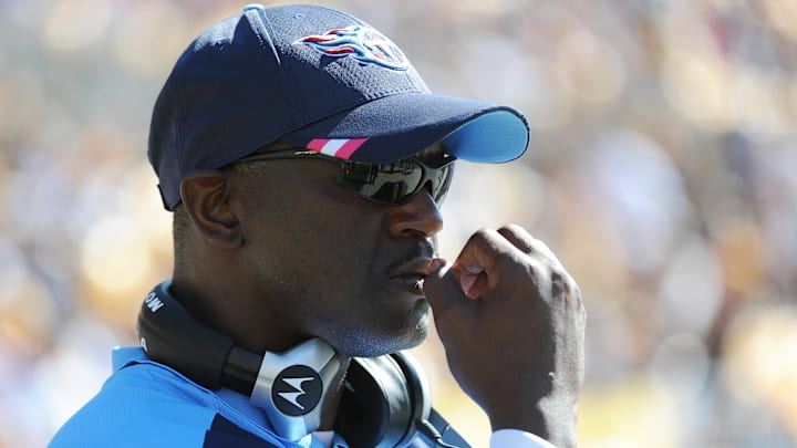 Tennessee Titans v Pittsburgh Steelers