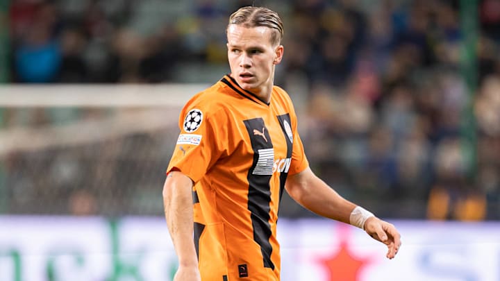Arsenal trabalha para contar com atacante Mykhailo Mudryk, do Shakhtar Donestk; jogador quer defender o time do Emirates Stadium. 