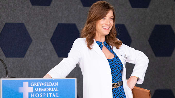 GREYÕS ANATOMY - ÒLetÕs Talk About SexÓ Ð Bailey recruits the interns to create a series of social media videos informing teens about sexual health. The videos, filmed at Grey Sloan in front of a group of high schoolers, hit home as a student has medical complications during her visit. Elsewhere, Meredith and Maggie learn something new about Zola on an all-new episode of ÒGreyÕs AnatomyÓ airing THURSDAY, OCT. 20 (9:00-10:01 p.m. EDT), on ABC. (ABC/Liliane Lathan)
KATE WALSH